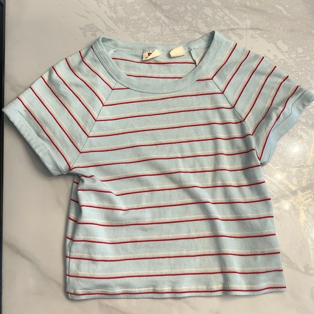 Girls Levis shirt. Size L. Buyer responsible for shipping